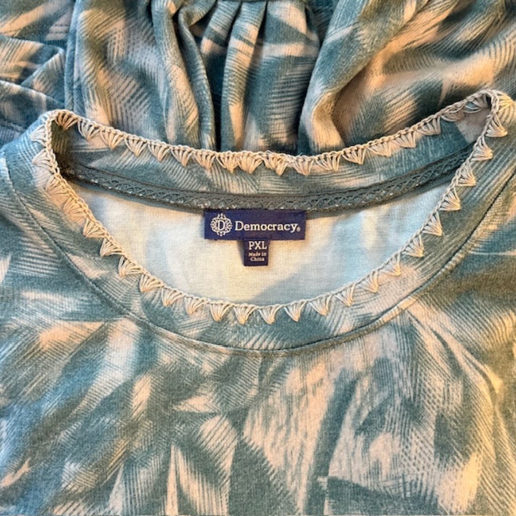 Democracy Womens Pxl Pullover Shirt Long Sleeve Embroidered Neckline Relaxed Nwt — image 3 of 8